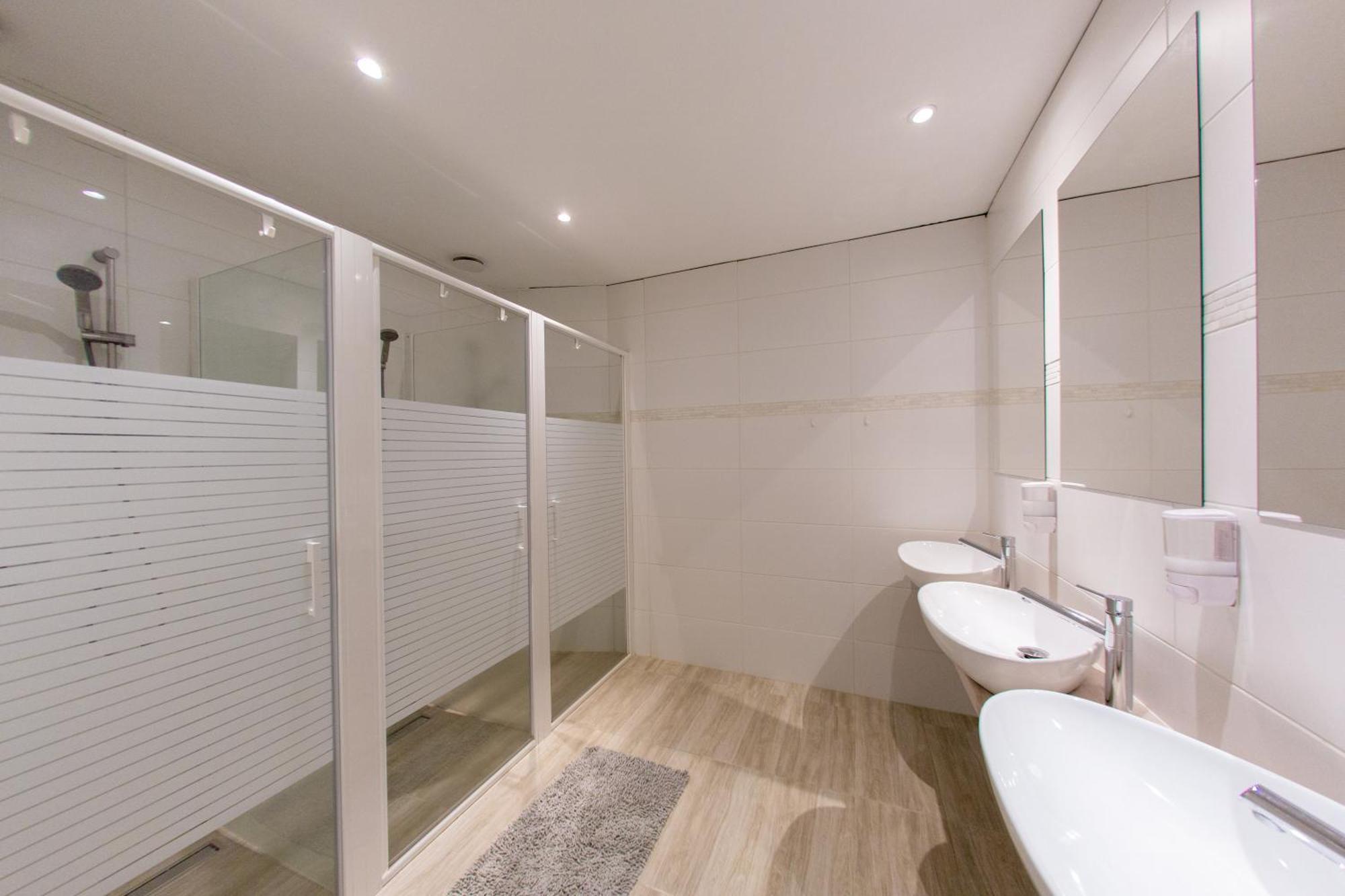Premium Hostel โคบาริด ภายนอก รูปภาพ
