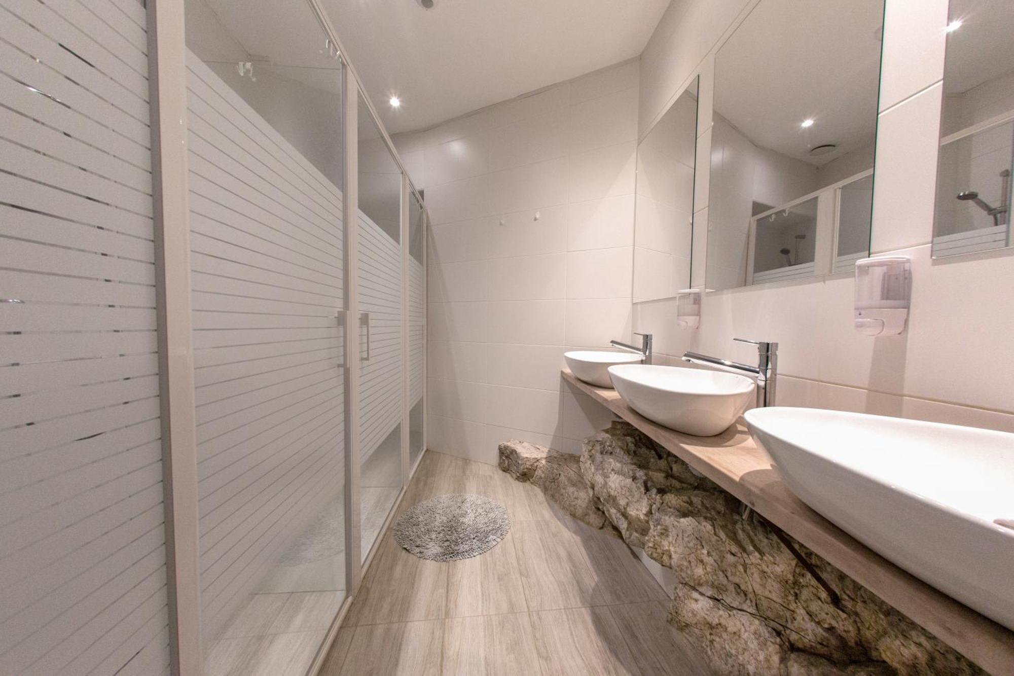 Premium Hostel โคบาริด ภายนอก รูปภาพ